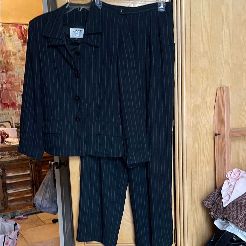 Kasper Black Pinstripe Blazer and Pants Set size 8/10